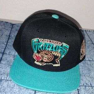 NBA HWC Vancouver Grizzlies Black and Teal Cap Mitchell And Ness Like New